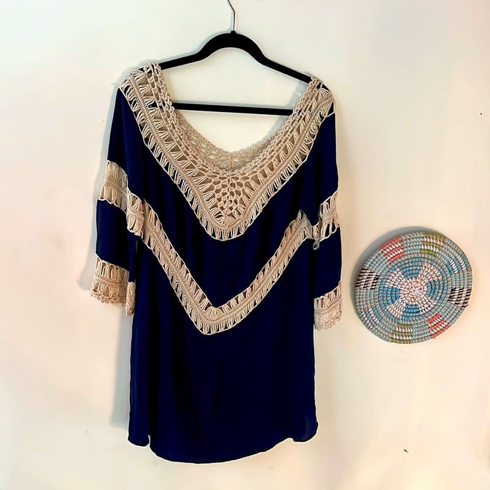 Umgee Size M 3/4 Sleeve Crochet V Neck Women’s Blouse